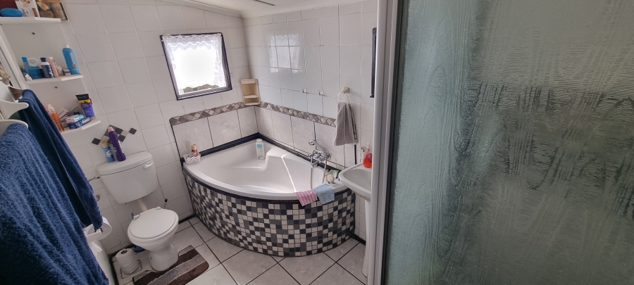 6 Bedroom Property for Sale in Saxilby Eastern Cape